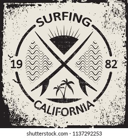 California surf wear typography emblem. Surfing t-shirt graphic design. Surfers print stamp. Creative design. Vector.