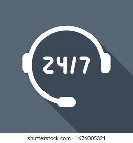Call or support center, 24 und 7. Weißes Flachsymbol mit langem Schatten auf blauem Hintergrund