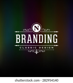 Kalligrafische Design-Vorlage - Klassischer Zierstil. Eleganter Luxusrahmen mit Typografie - Ideal Logo für Restaurant, Hotel, Café und andere Unternehmen mit klassischer Corporate Identity visuell