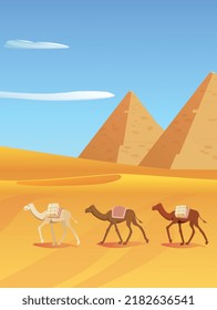 Caravana de camellos caminando por el desierto con pirámides, ilustración plana vectorial. Paisaje paisajístico egipcio. Antiguo desierto del Sahara con animales de camello. Paisaje de dibujos animados con el concepto de viaje.