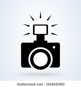 Cámara flash, icono de fotografía. Cámara fotográfica aislada con símbolo