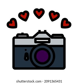 Cámara Con Icono De Corazón. Contorno de negrita editable con diseño de relleno de color. Ilustración vectorial.