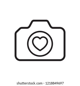 camera icon in trendy flat design