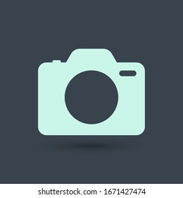 Icono de cámara en estilo plano moderno