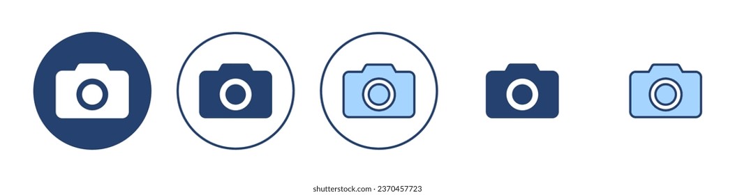 Camera icon vector. photo camera sign and symbol. photography icon.