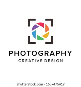 Camera lens and capture frame logo design vector. Creative photography logo