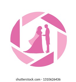 camera lens with wedding background icon