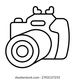 Câmera com lentes para ícone de linha fina multi zoom, conceito de equipamento óptico. Gráficos vetoriais. Sinal da câmera fotográfica no fundo branco, ícone de estilo de contorno para design móvel ou web