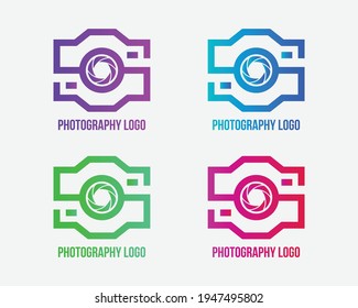 Logo de la cámara. Resumen del diseño del logo de la cámara, hecho de varias formas geométricas en color.