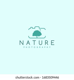 Camera logo with oak tree inside.
The logo depicts the beauty of nature through photography.