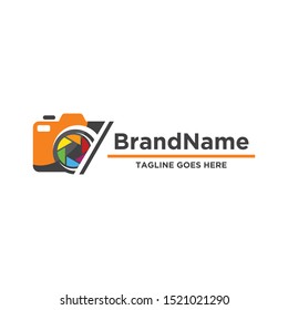 Camera logo template. Camera logo icon on white background. Trendy design logo camera.