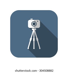 Camera on tripod icon