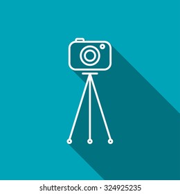 Camera on tripod icon
