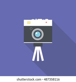 camera on a tripod icon. vector illustration