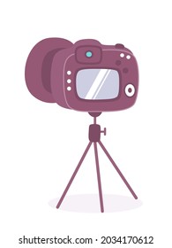 Cámara en trípode para video blog en línea grabando ilustración vectorial. Caricatura: adorable equipo de creación de blogger de bebés para grabar películas, contenido de blogs, creando historia en medios sociales aislada en blanco