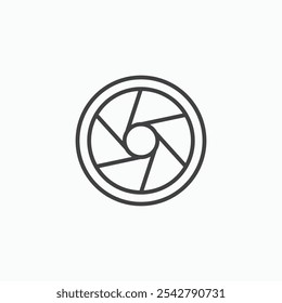 Camera shutter icon in thin outlined.