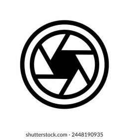 Camera Shutter icon vector. Camera lens illustration sign. diaphragm petals symbol or logo.
