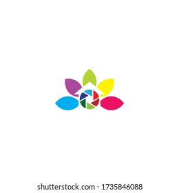 Camera shutter,   logo House illustration