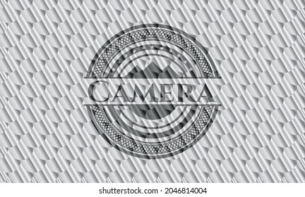 Emblema plateado brillante de cámara. Patrón de escalas. Ilustración vectorial. Detallado. 