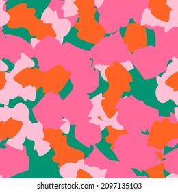 Patrón sin fisuras de camuflaje. Formas irregulares de fondo de escritorio interminable. Resumen de la huella animal. Fondo divertido de elementos de camo de doodle. Diseño creativo para tela, impresión textil, envoltura, cubierta