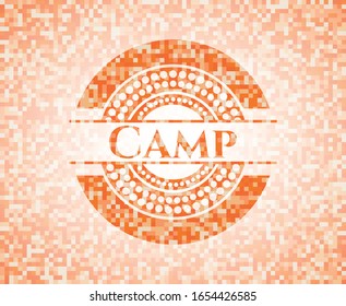 Emblema de mosaico naranja del campamento. Ilustración vectorial. Detallado.