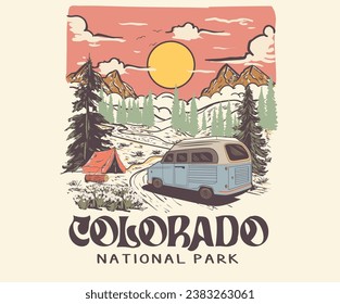 Camper van, Parque Nacional de Colorado. Campo de verano. Montaña con puesta de sol y río, arte gráfico de montaña para camisetas y otros. Montaña con diseño de impresión retro de árbol. 