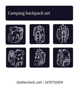 Juego de doodle dibujado a mano en la mochila de acampada. Ilustración vectorial. Elementos aislados sobre fondo blanco. Colección de símbolos.