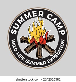 Diseño vectorial del logotipo del fuego de camping