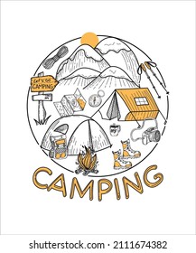 Emblema de camping con elementos de doodle dibujados a mano. Montañas, carpas, mapas, brújula, mochila, linterna, etc. Artículos para acampar y recreación al aire libre. Elemento aislado sobre fondo blanco.