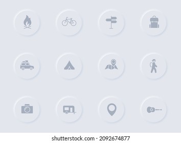 Iconos vectoriales grises de camping en botones de goma redondos. conjunto de iconos de camping para web, aplicaciones móviles, diseño ui y poligrafía de negocios de promoción