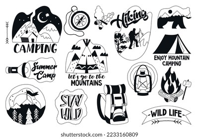 Camping-Päckchen schwarzen Satz. Sammlung von minimalistischen Aufklebern für soziale Netzwerke. Zelt, Klettersilhouette, Bär und Rucksack. Cartoon-FlachVektorgrafiken einzeln auf weißem Hintergrund