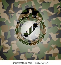 candy icon inside camo texture