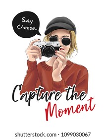 Fangen Sie den Moment-Slogan mit Mädchen, die eine Kamera-Illustration halten