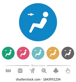 Iconos blancos planos de dirección del flujo de aire del coche en fondo de color redondo. 6 iconos de bonificación incluidos.