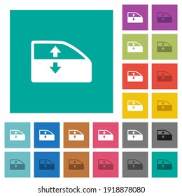 Vivero eléctrico del coche con iconos planos multicolores sobre fondo cuadrado sencillo. Se incluyeron variaciones de iconos blancos y oscuros para efectos de movimiento o activos.