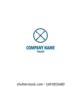 Logo del servicio de camión con elementos de herramienta del taller. Se puede utilizar para empresas automotrices.