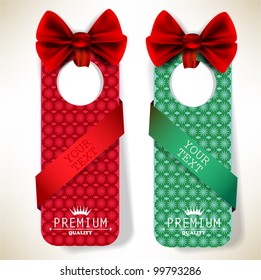 Card notes with ribbons. Red and green invitations