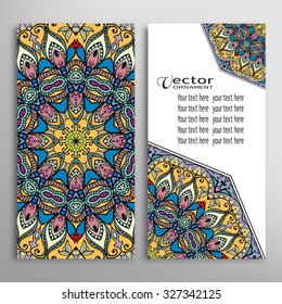 Karten oder Einladungen Sammlung mit Mandala runden Ornament, florale geometrische Spitze Muster. Dekorative Vintage-Designelemente für Stoff- oder Papierdruck