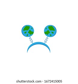 El aro del carnaval en la cabeza aislado de fondo blanco. Cabeza de caricatura con planeta sobre fondo blanco. Atributo del disfraz.