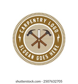 Insignia de carpintería Plantilla de diseño de logotipo vintage retro de trabajo de madera. Insignia del carpintero, concepto de las sierras de acero del martillo, logotipo del emblema del hacha, logotipo, etiqueta, insignia, camisetas y otro diseño.