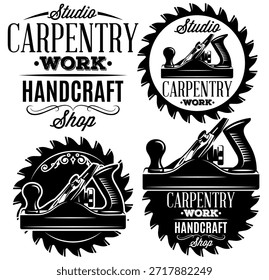 Emblemas de taller de carpintería de trabajo artesanal conjunto con herramientas de carpintería y hojas de sierra en blanco y negro.