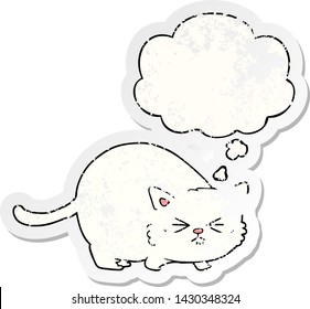 caricatura de gato enfurecido con burbuja de pensamiento como pegatina gastada angustiada
