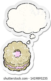 bizcocho de dibujos animados con burbuja de pensamiento como pegatina gastada angustiada