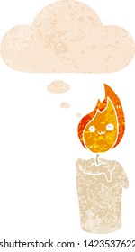 personaje de la vela de dibujos animados con burbuja de pensamiento en un estilo retro angustiado con texturas estrafalarias