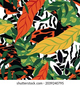 Cartoon Cheetah Vector Seamless Pattern. Jungle Leopard and Leaf Background. African Print. Jaguar and Palm Bright Tropical Illustration.