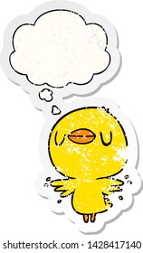 el polluelo de dibujos animados aleteando alas con burbuja de pensamiento como pegatina gastada angustiada