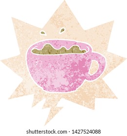 taza de café de dibujos animados con burbuja de habla en un estilo retro grunge angustiado y texturado
