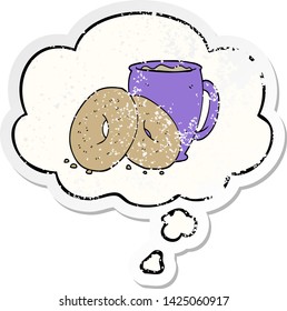 café de dibujos animados y donuts con burbuja de pensamiento como pegatina gastada angustiada