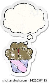quequito de caricatura con cara con burbuja de pensamiento como pegatina gastada angustiada