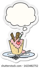 postre de caricatura con burbuja de pensamiento como pegatina impresa